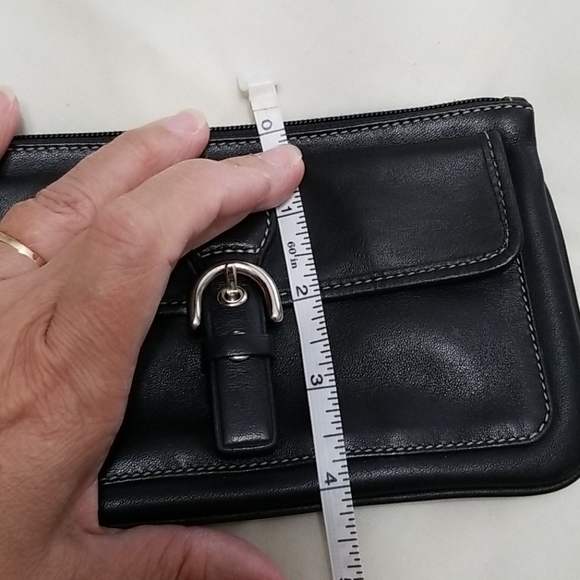 Almost Vintage Coach wristlet can hold a phone. - Picture 9 of 11